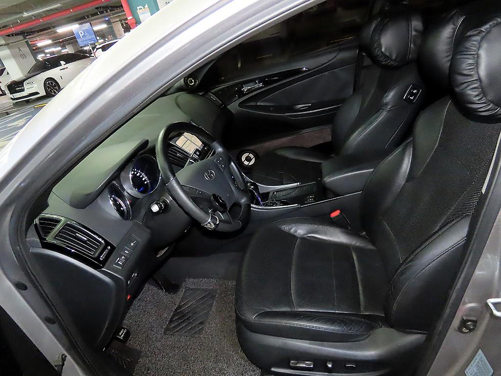 HYUNDAI Sonata - Vista 6