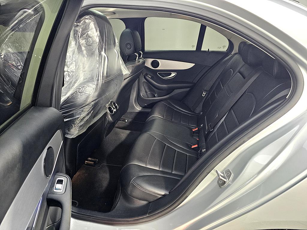 Mercedes Benz C Class - Vista 9