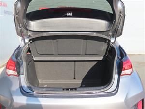 HYUNDAI Veloster - Vista 10