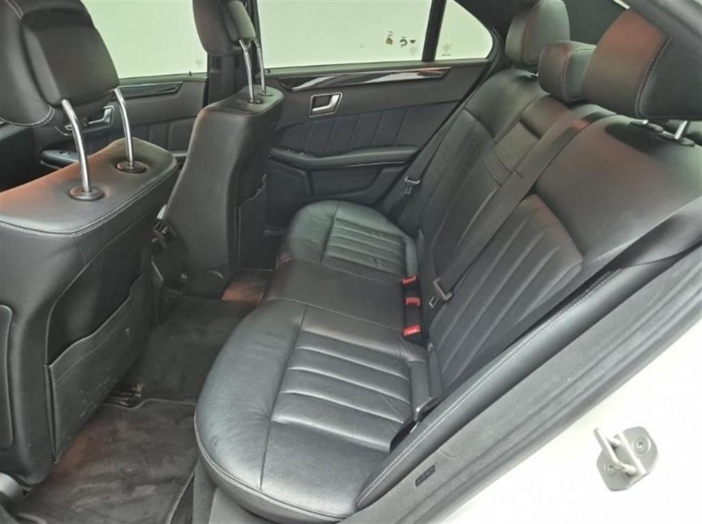 Mercedes Benz E class - Vista 12