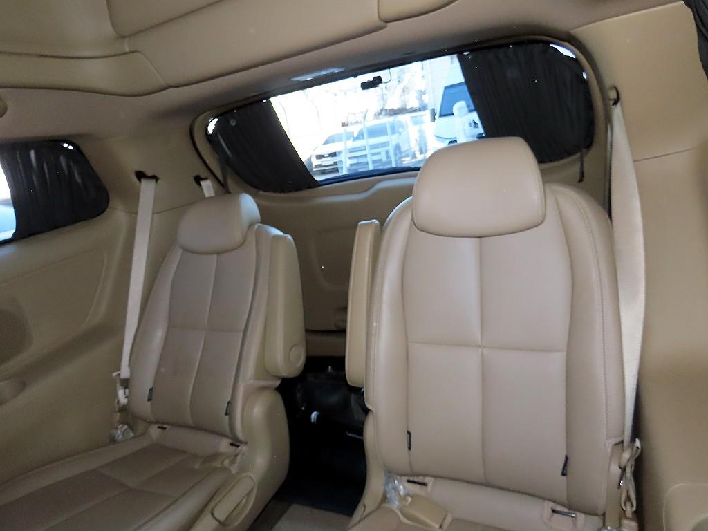 KIA Carnival - Vista 7