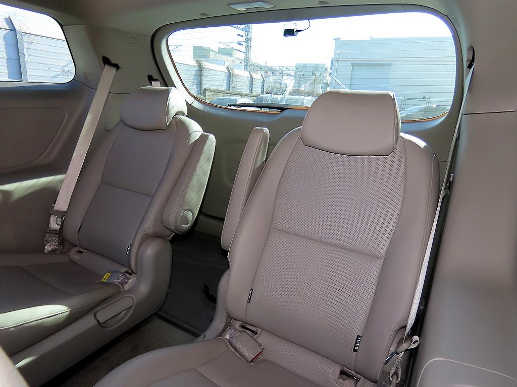KIA Carnival - Vista 7