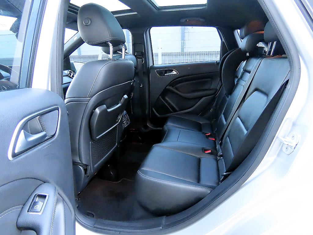 Mercedes Benz B Class (MY B) - Vista 6