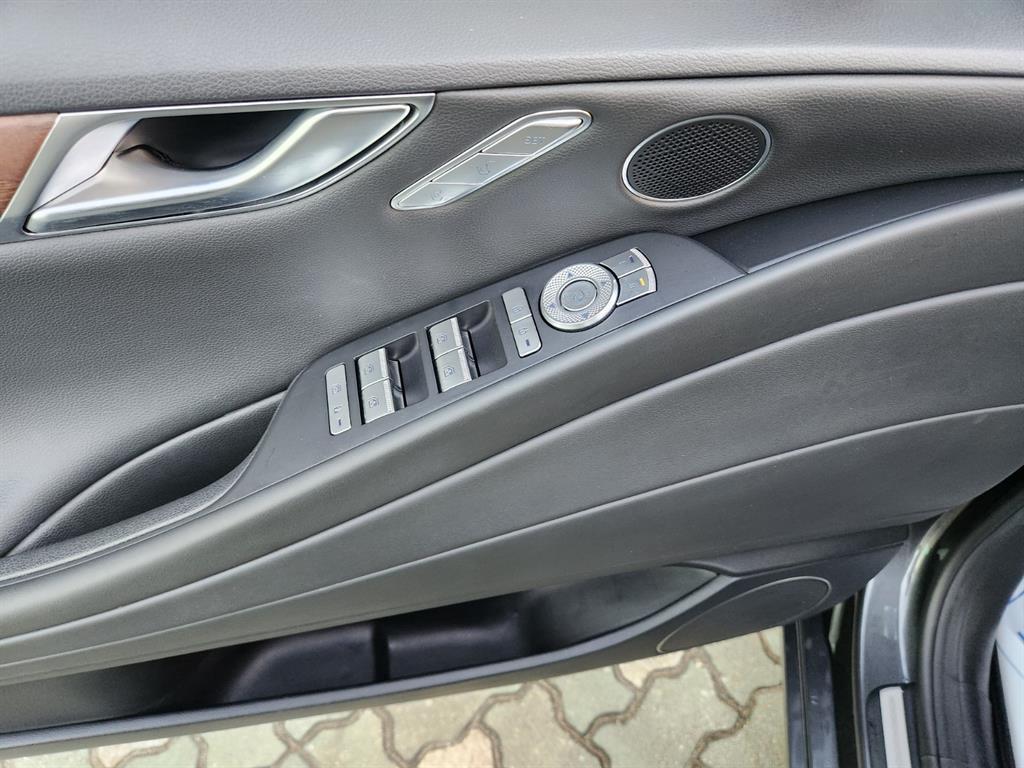 Genesis G80 - Vista 12