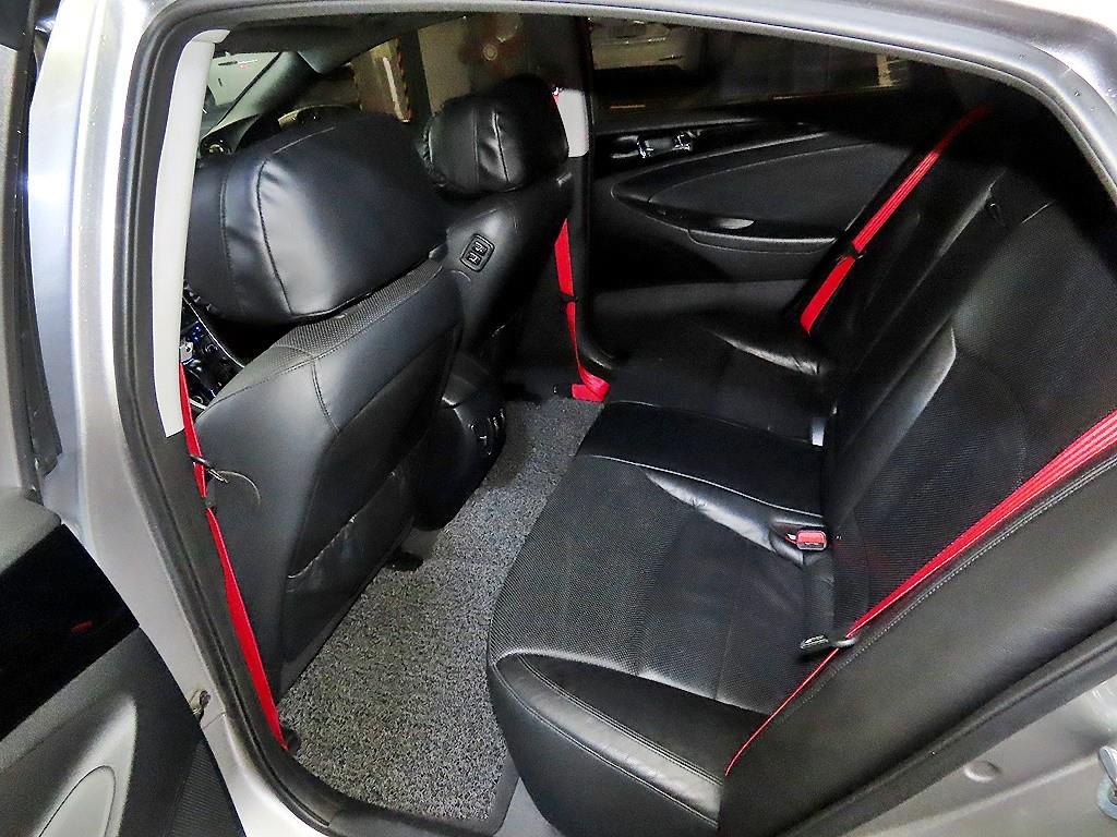 HYUNDAI Sonata - Vista 7