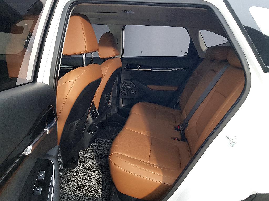 KIA Seltos - Vista 9