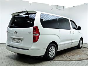 HYUNDAI Starex - Vista 8