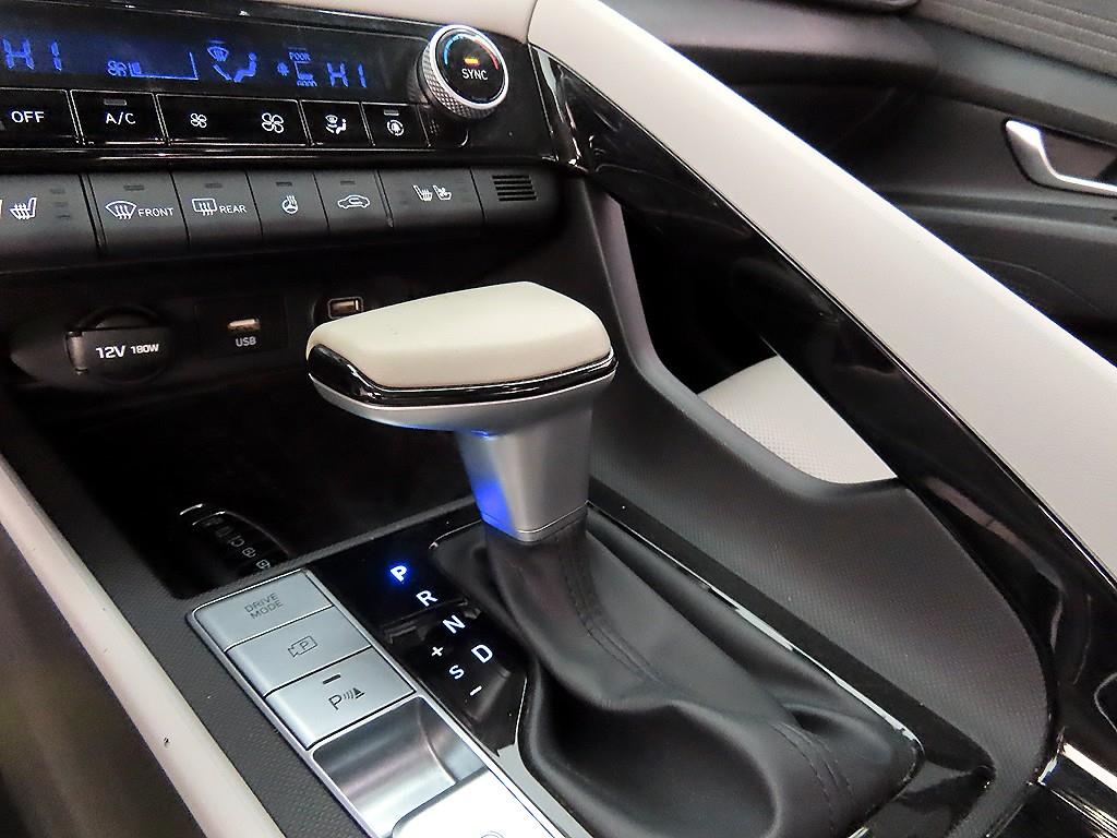 HYUNDAI Avante - Vista 11