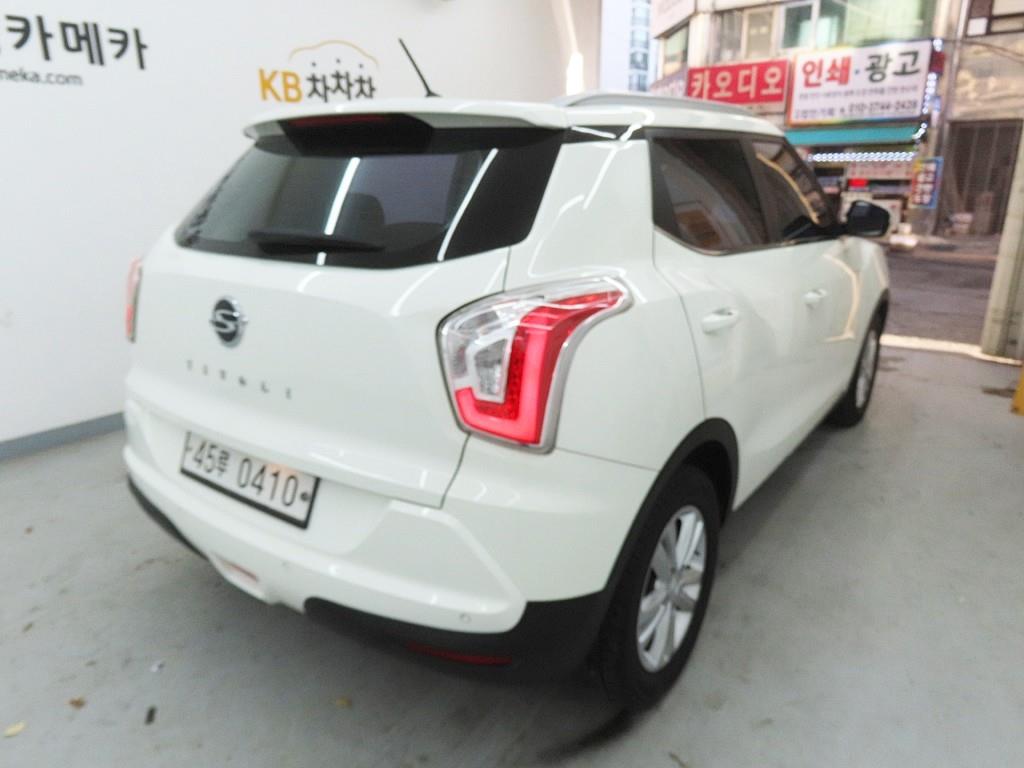 Ssangyong Tivoli - Vista 4