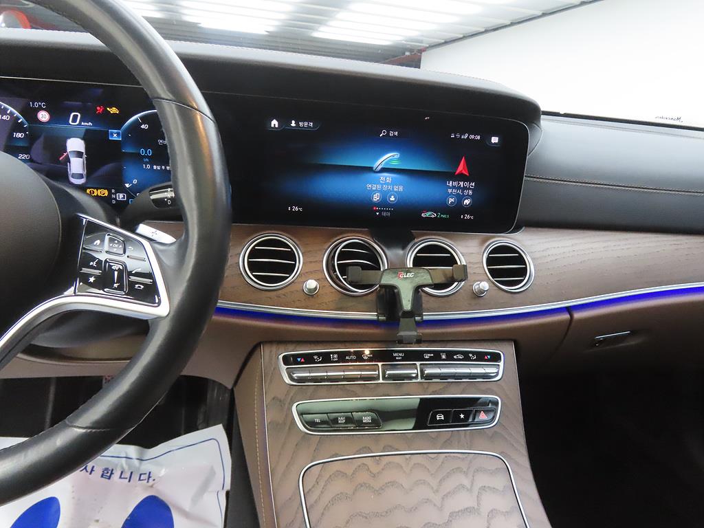 Mercedes Benz E class - Vista 10