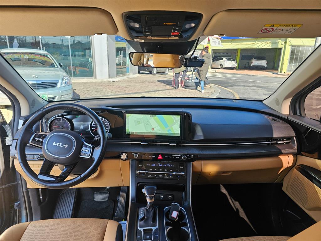 KIA Carnival - Vista 12