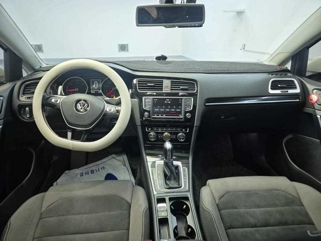 Volkswagen Golf - Vista 7