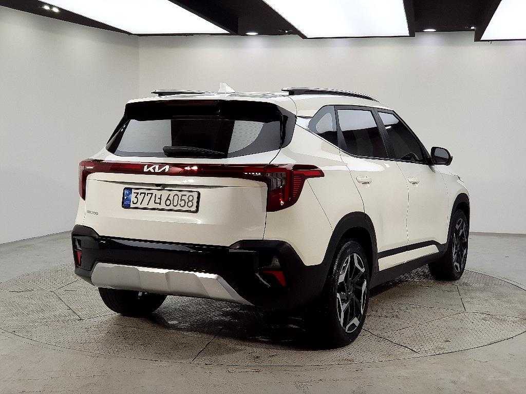 KIA Seltos - Vista 4