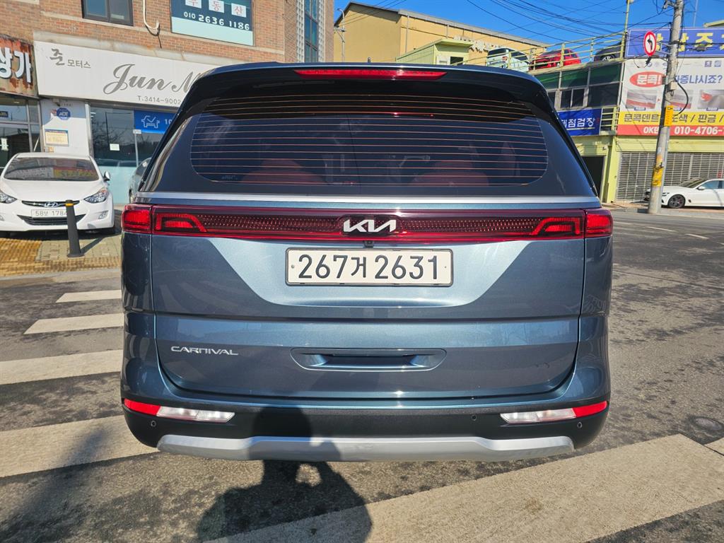 KIA Carnival - Vista 5