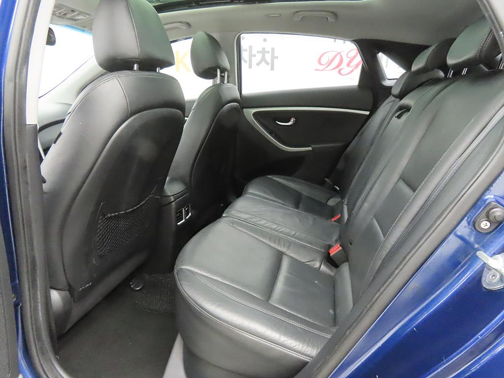 HYUNDAI i30 - Vista 6