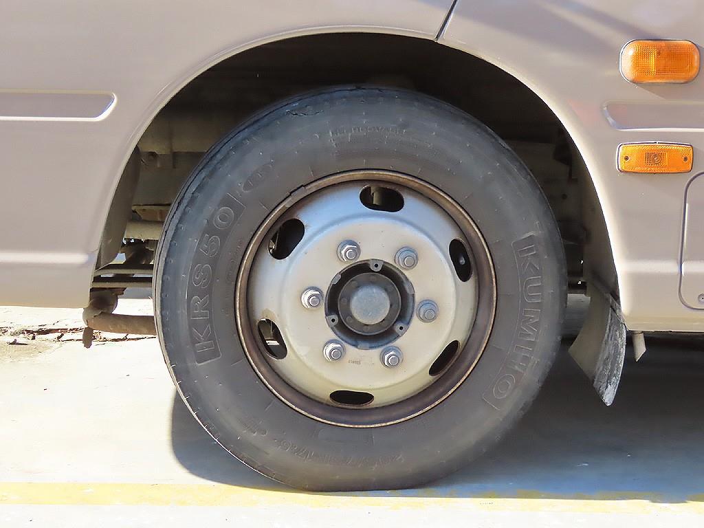 medium and large bus Hyundai bus - Vista 9