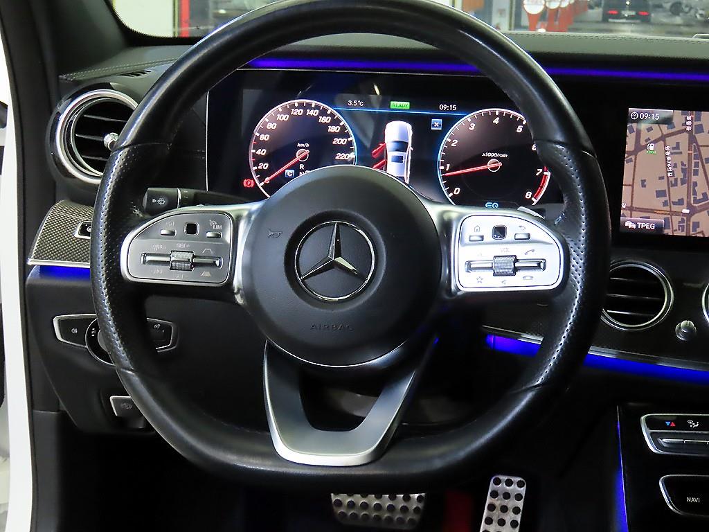 Mercedes Benz E class - Vista 8