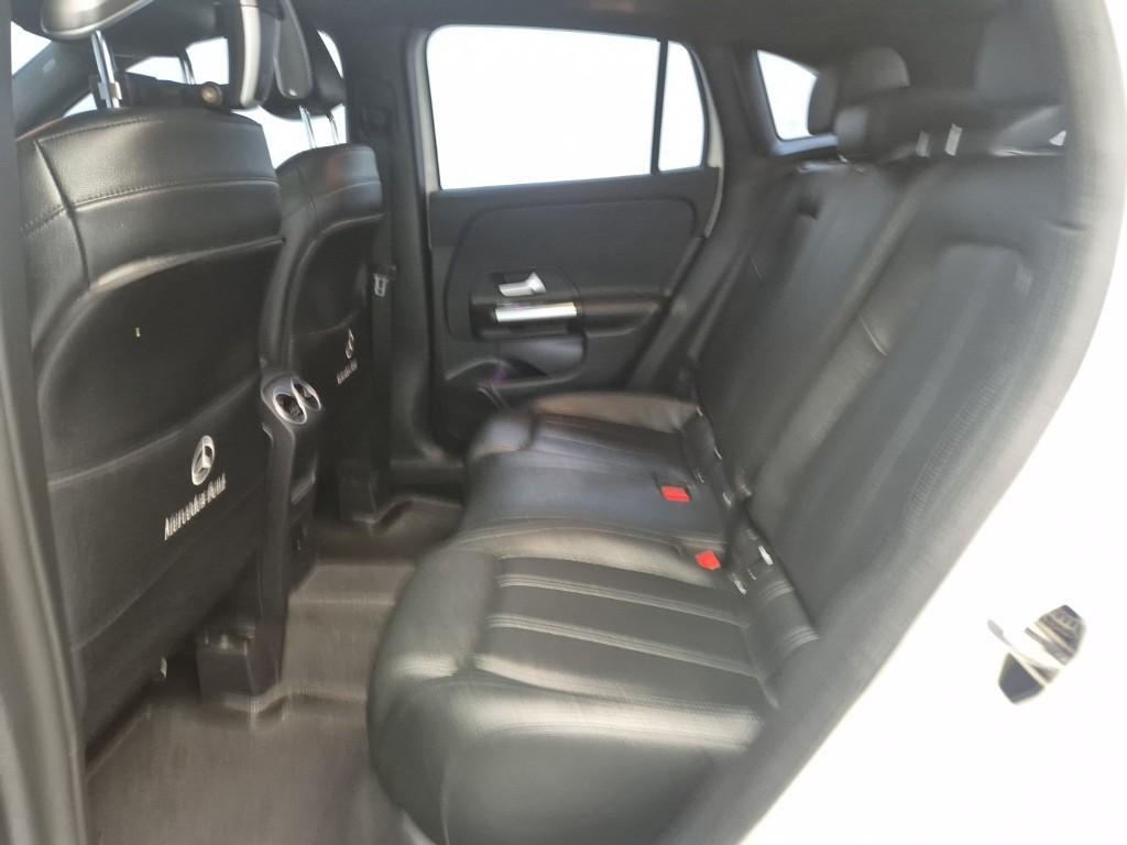 Mercedes Benz GLA Class - Vista 12