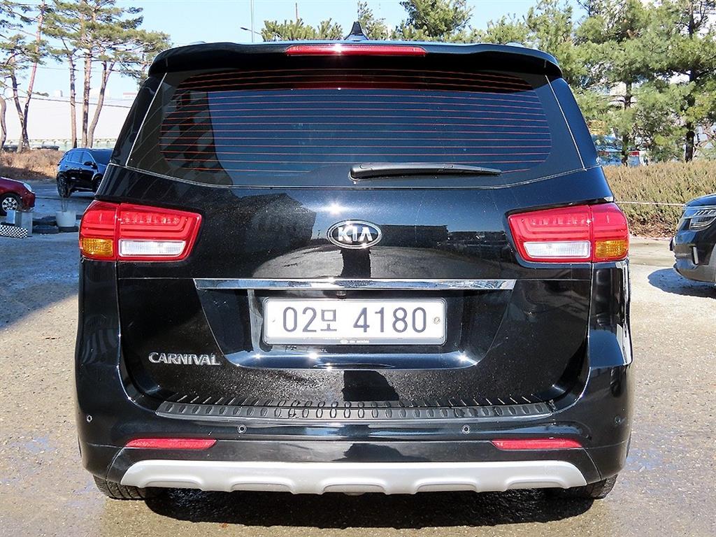 KIA Carnival - Vista 4