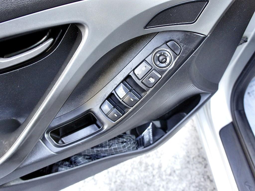 HYUNDAI Avante 2011 Gris - Importación desde Corea - HF Imports Iquique - Foto 13