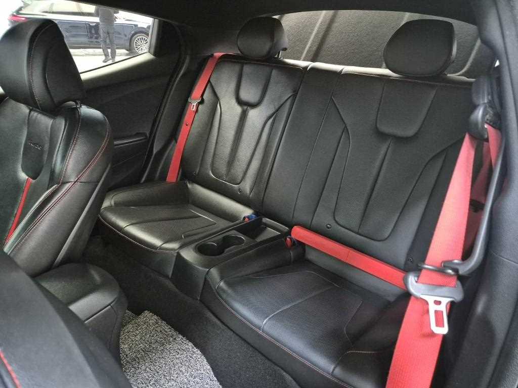 HYUNDAI Veloster - Vista 12