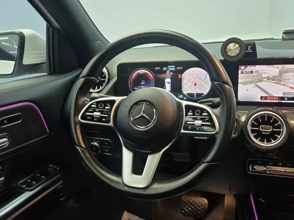 Mercedes Benz GLA Class - Vista 9