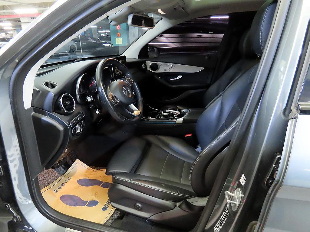 Mercedes Benz GLC Class - Vista 6