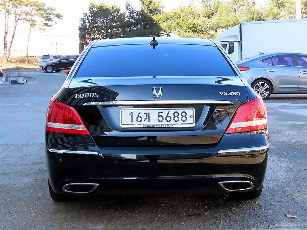 HYUNDAI Equus - Vista 4