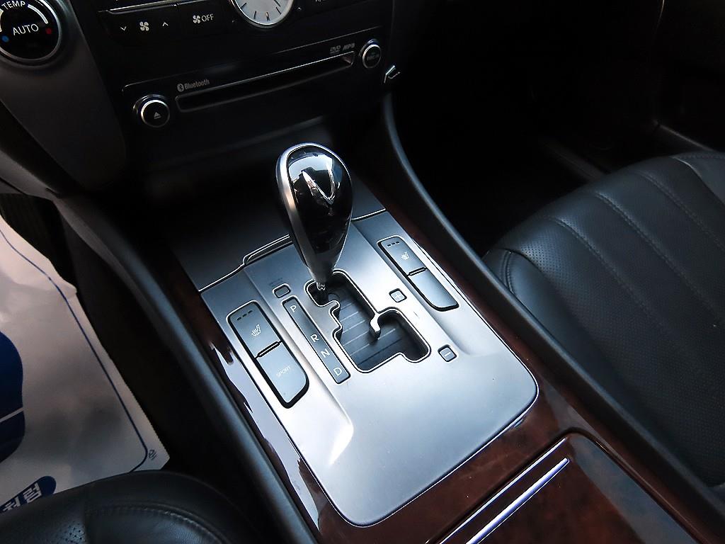 HYUNDAI Equus - Vista 10