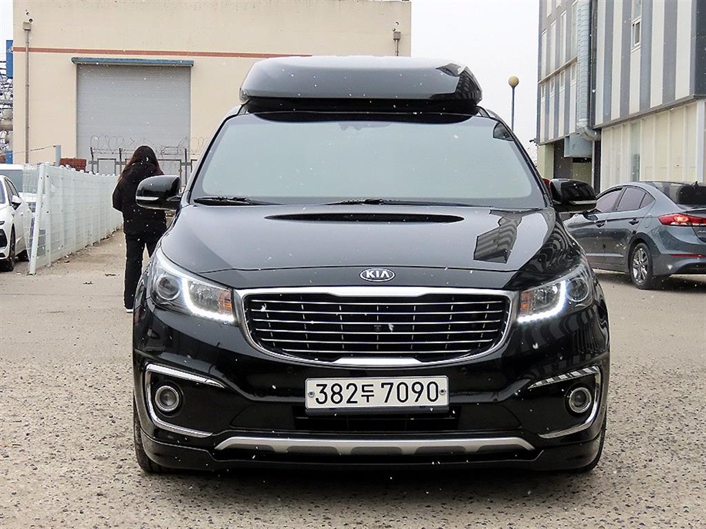 KIA Carnival 2018 Negro - Importación desde Corea - HF Imports Iquique - Foto 1