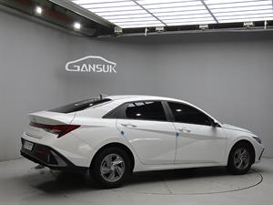 HYUNDAI Avante - Vista 8