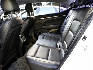 HYUNDAI Avante - Vista 12