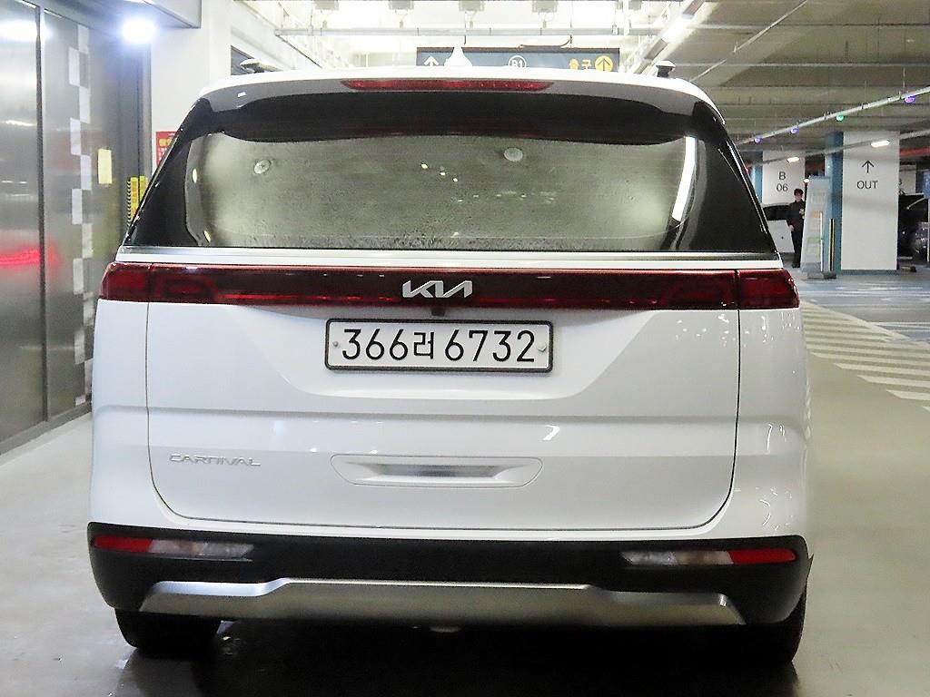 KIA Carnival - Vista 5