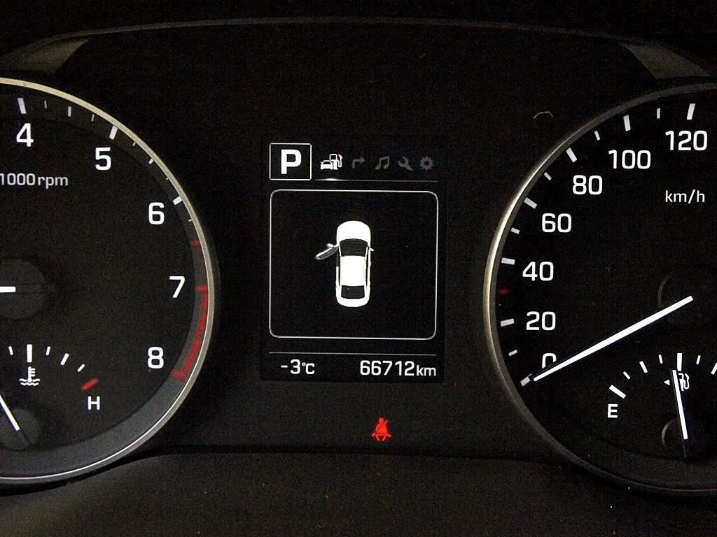 HYUNDAI Avante 2018 Blanco - Importación desde Corea - HF Imports Iquique - Foto 9