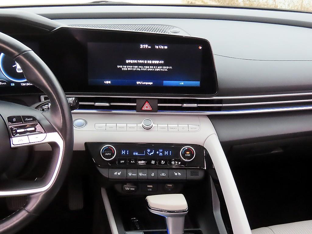 HYUNDAI Avante - Vista 10