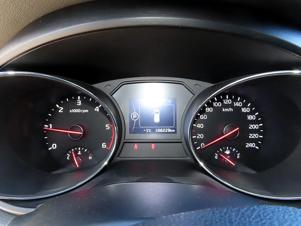 KIA Carnival - Vista 10
