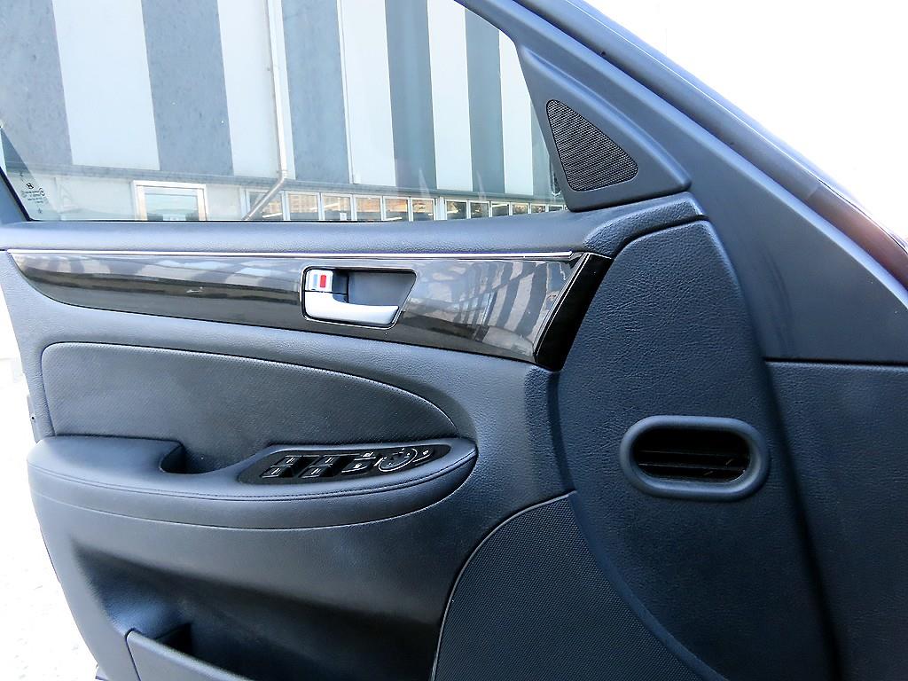 HYUNDAI Genesis - Vista 11