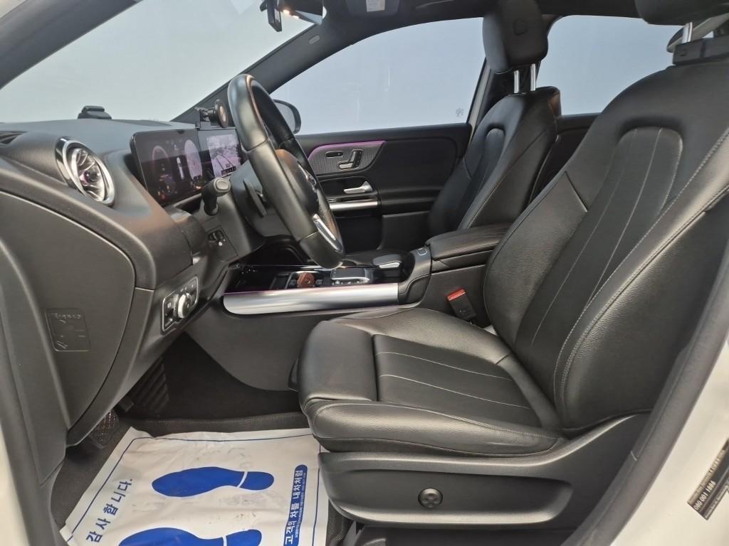 Mercedes Benz GLA Class - Vista 11