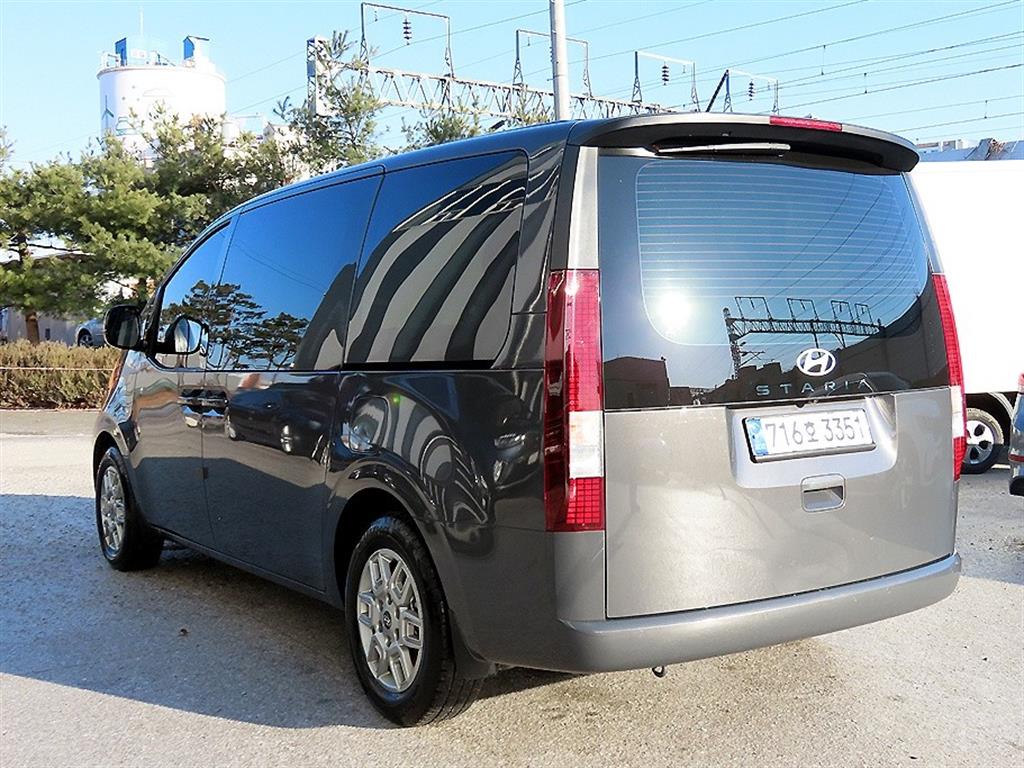 HYUNDAI Staria - Vista 3