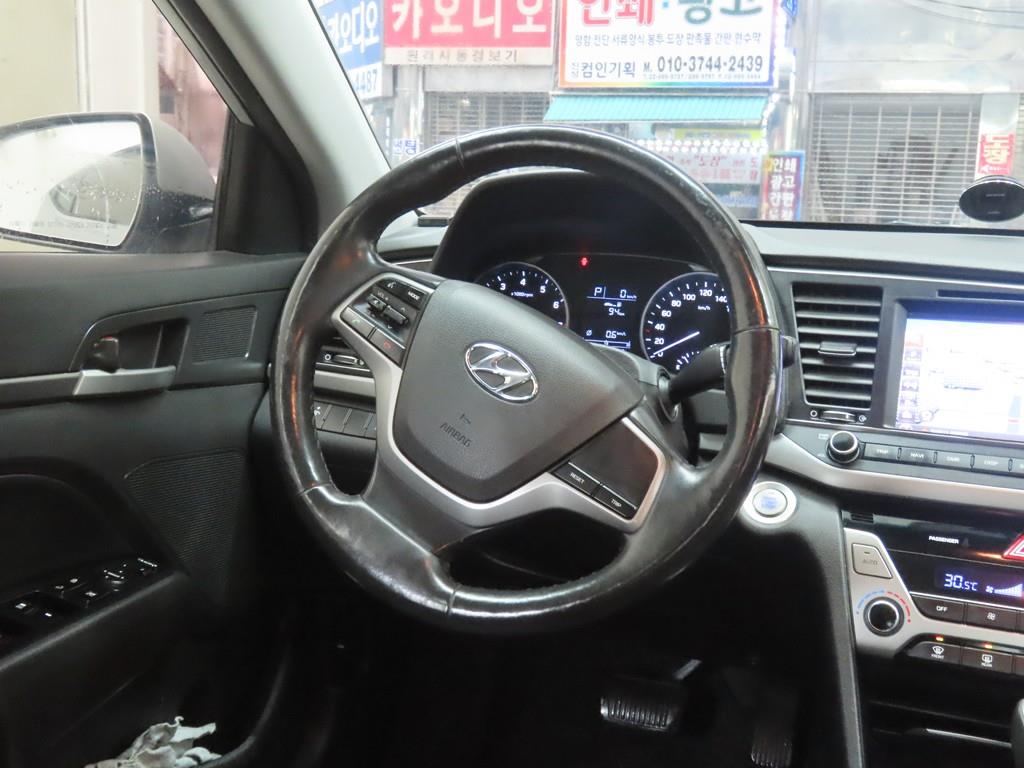 HYUNDAI Avante 2017 Gris - Importación desde Corea - HF Imports Iquique - Foto 18