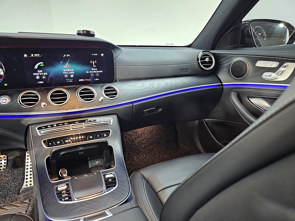 Mercedes Benz E class - Vista 10