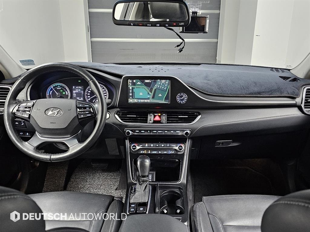 HYUNDAI Grandeur - Vista 9