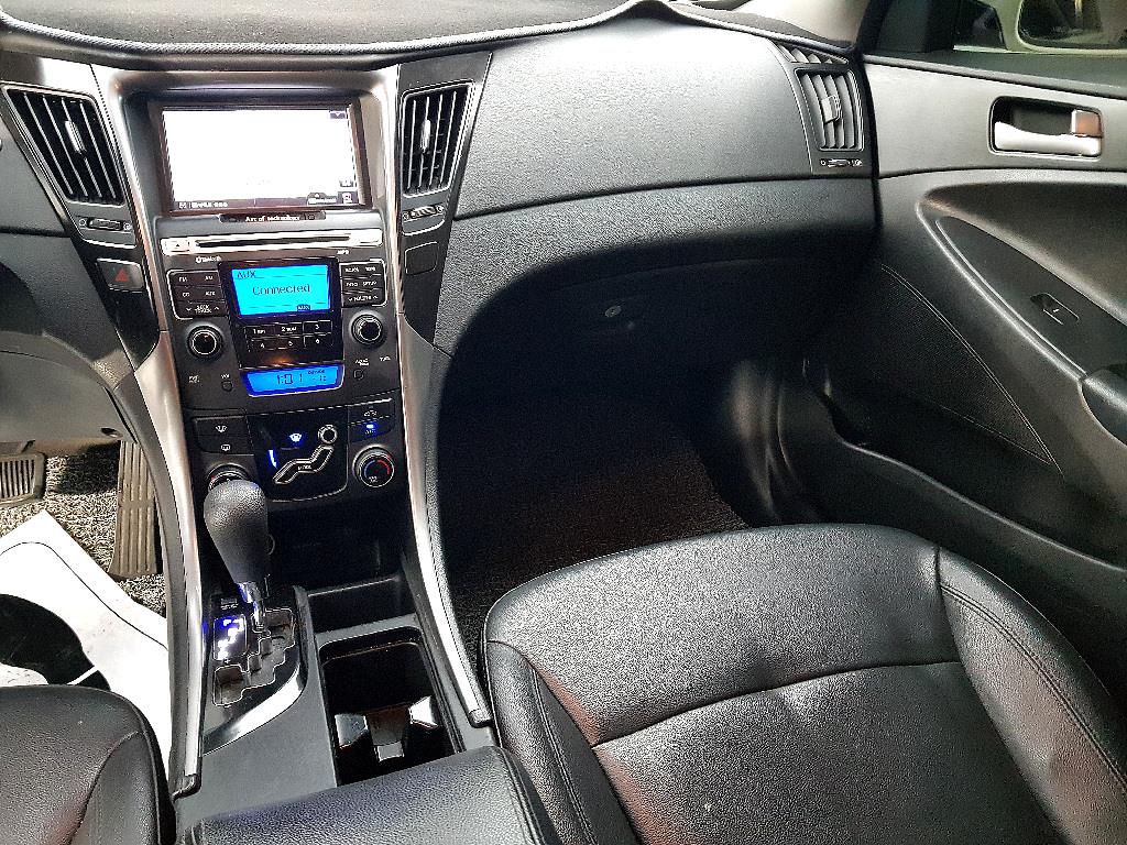 HYUNDAI Sonata - Vista 10