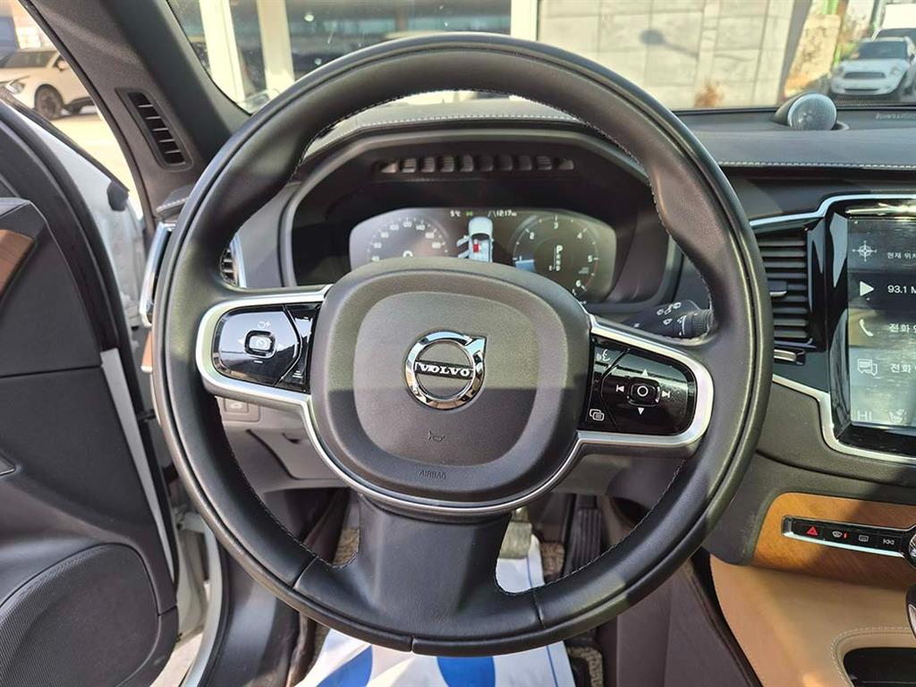 Volvo XC90 - Vista 9