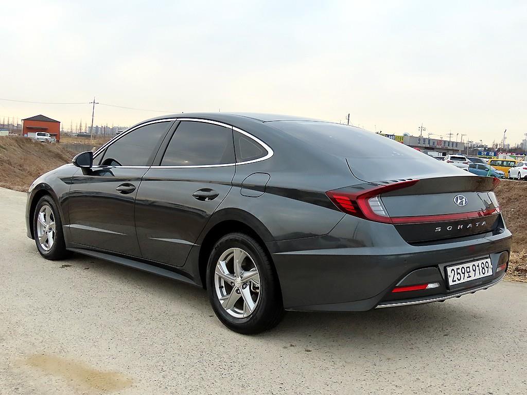 HYUNDAI Sonata - Vista 3