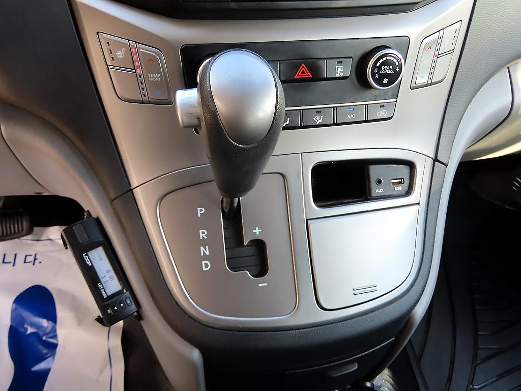 HYUNDAI Starex - Vista 11