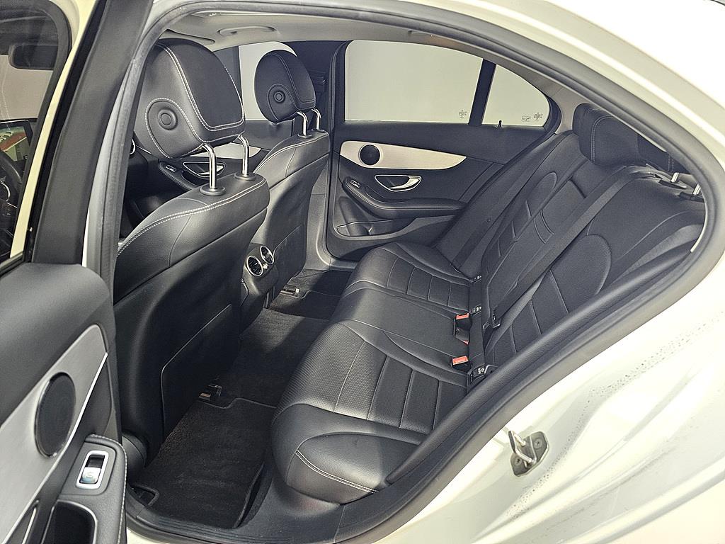 Mercedes Benz C Class - Vista 9