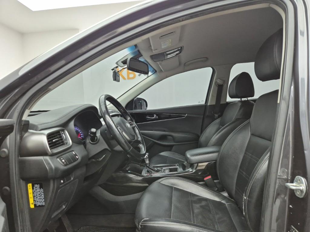 KIA Sorento - Vista 11