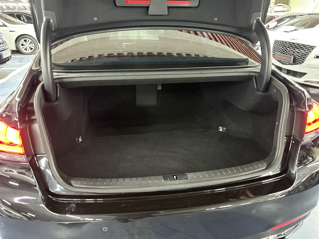 Genesis G80 - Vista 8