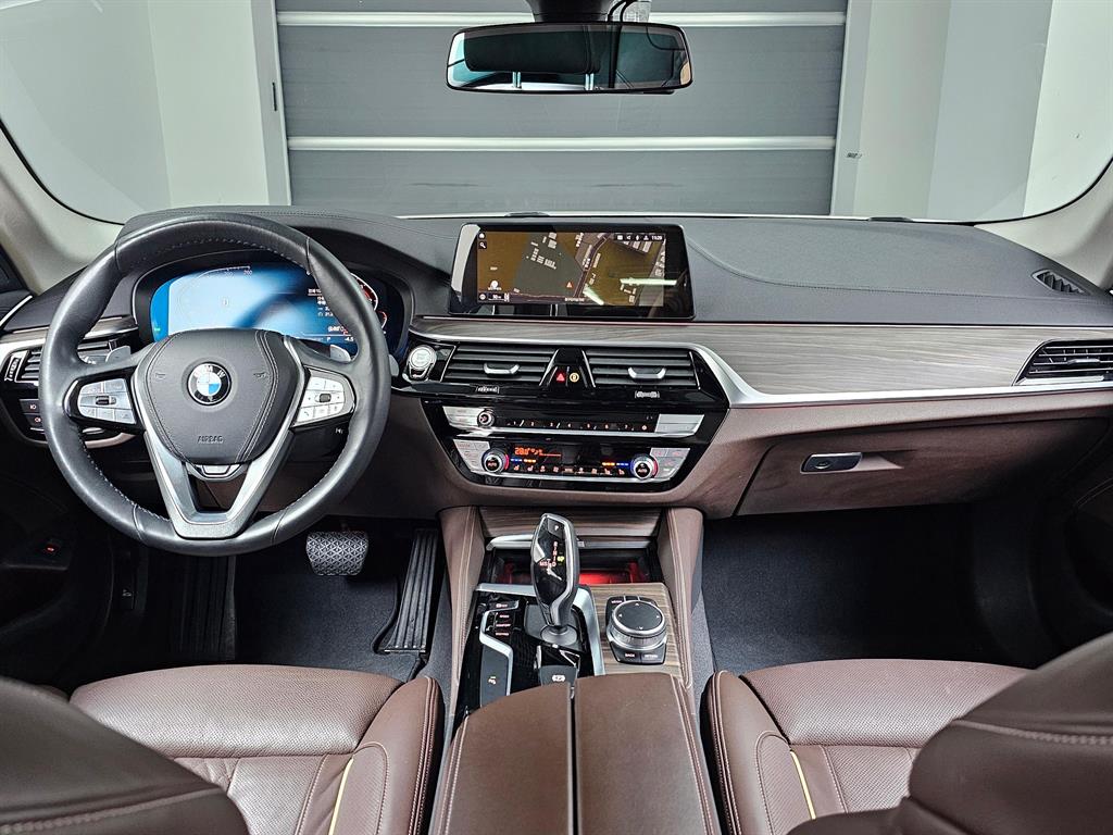 BMW 5 Series - Vista 8